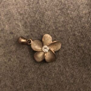 Elegant Floral Pendant Necklace - Gold and Silver